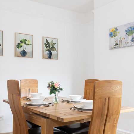 Bright & Modern 3 Bedroom Old Trafford Home Μάντσεστερ Εξωτερικό φωτογραφία