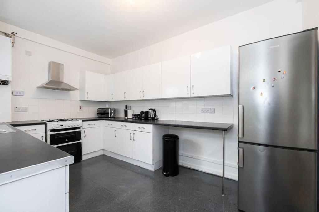 Bright & Modern 3 Bedroom Old Trafford Home Μάντσεστερ Εξωτερικό φωτογραφία